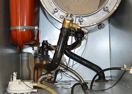 vm vitodens 100 24kw system. flexible pipes.gif